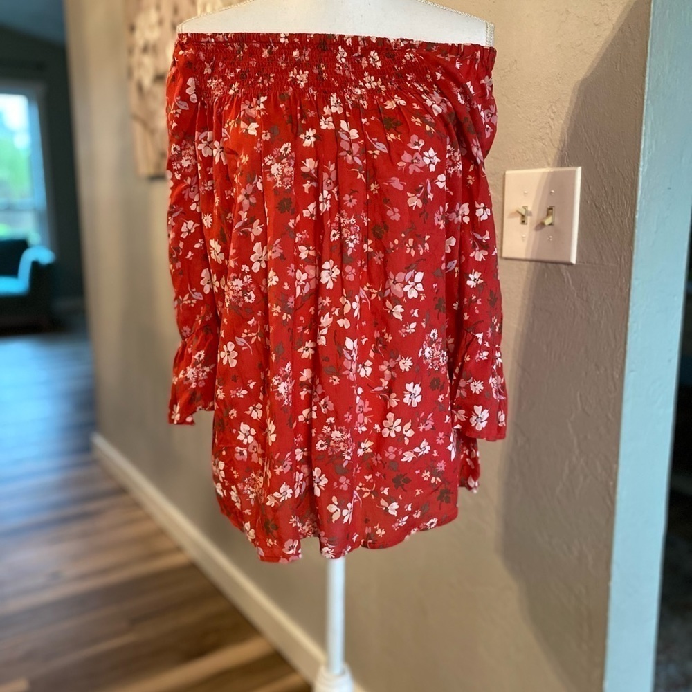 Beachlunchlounge red floral top size Medium 100% Modal - Picture 7 of 10